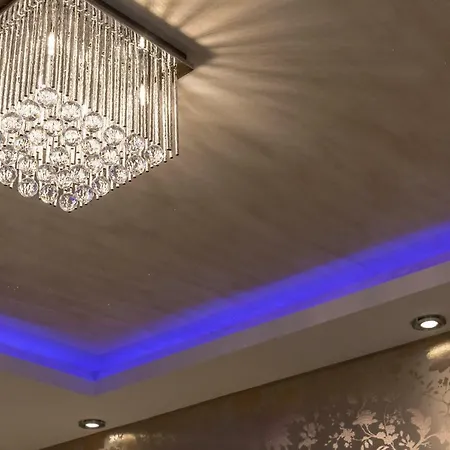 Central Luxury Moonlight *