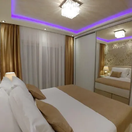 Central Luxury Moonlight