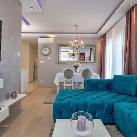 Central Luxury Moonlight Appartement
